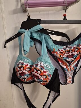 NWOT-SKYE Mercedes Paialey Halter Swimsuit Top & Bottom. Size XXL